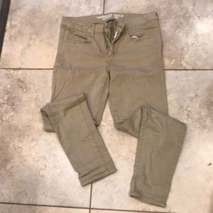 American Eagle Outfitters paint size 8